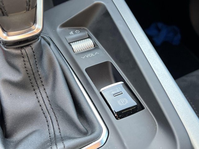 Vehicle image 22 of 24