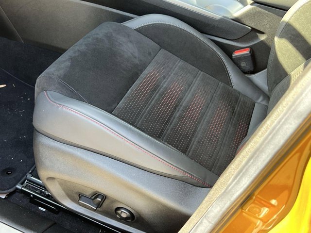 Vehicle image 6 of 24