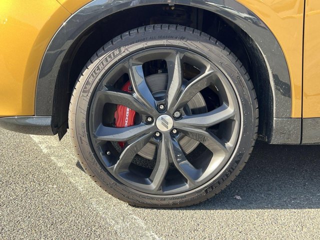 Vehicle image 4 of 24