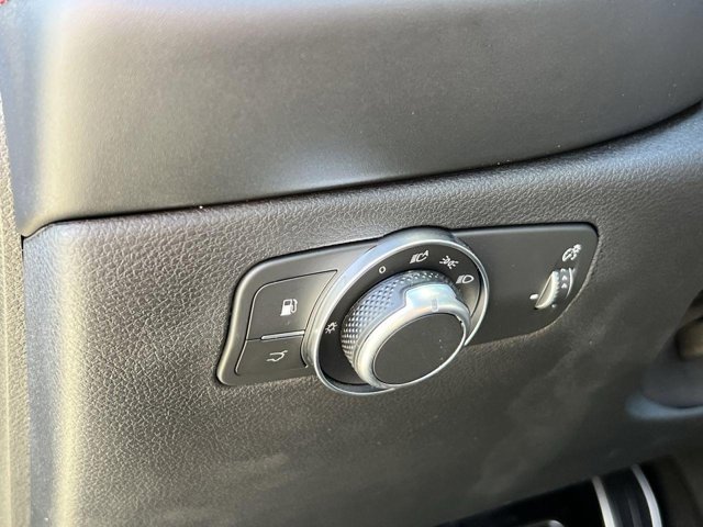 Vehicle image 20 of 24