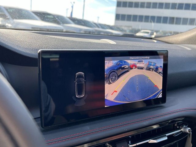 Vehicle image 11 of 24