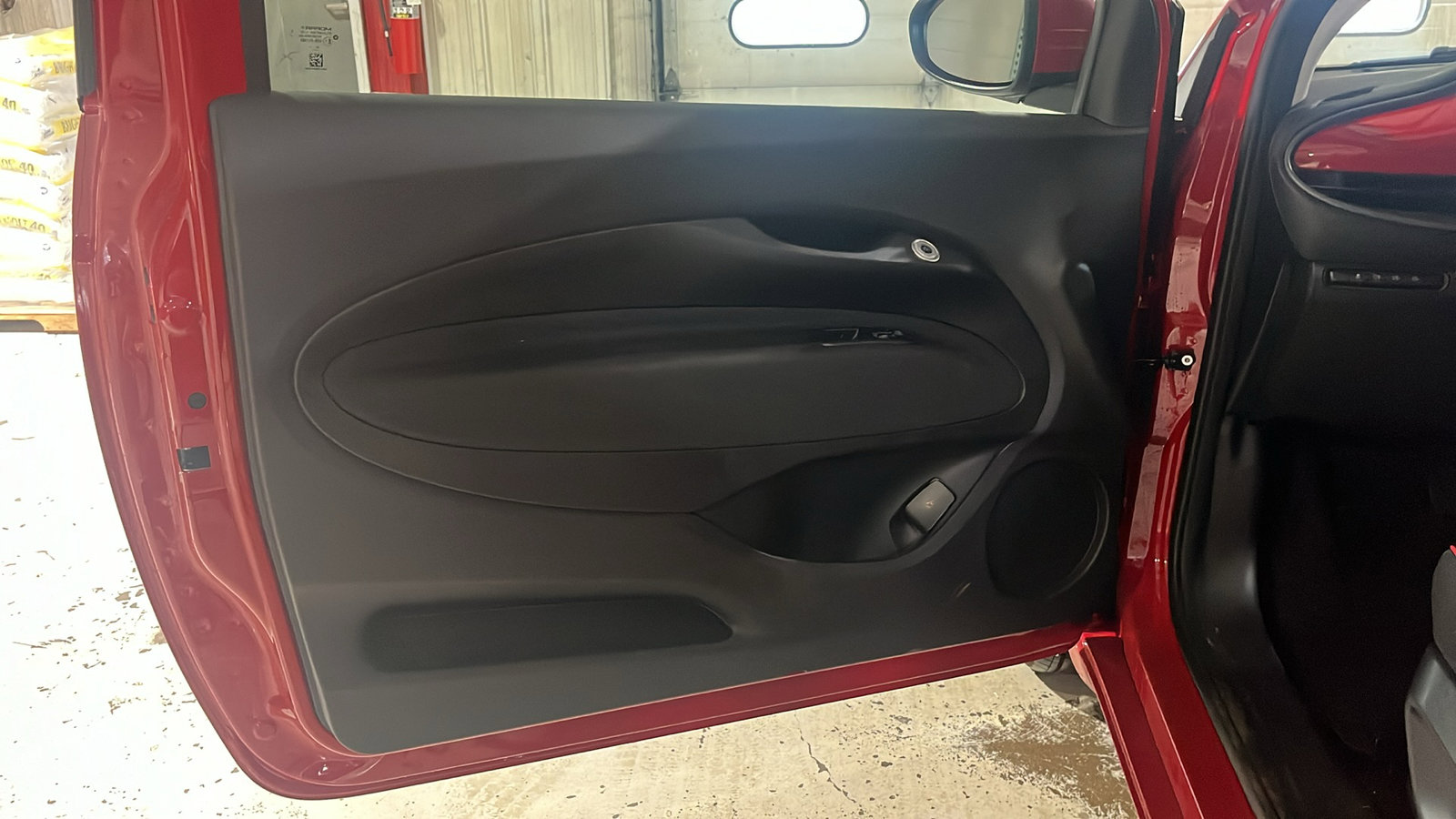 2024 FIAT 500e INSPI(RED) Image 10 of 15