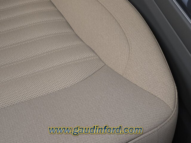 Vehicle image 18 of 23