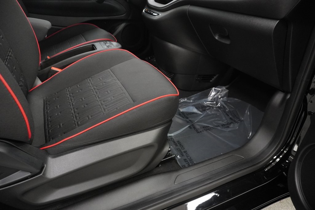 Vehicle image 19 of 38