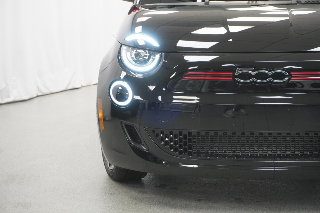 Vehicle image 33 of 38