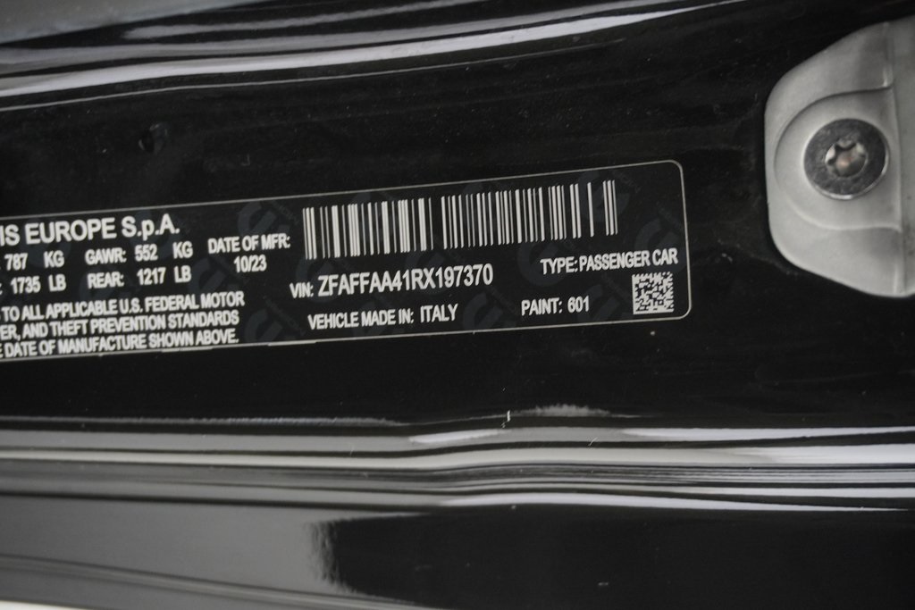 Vehicle image 31 of 38