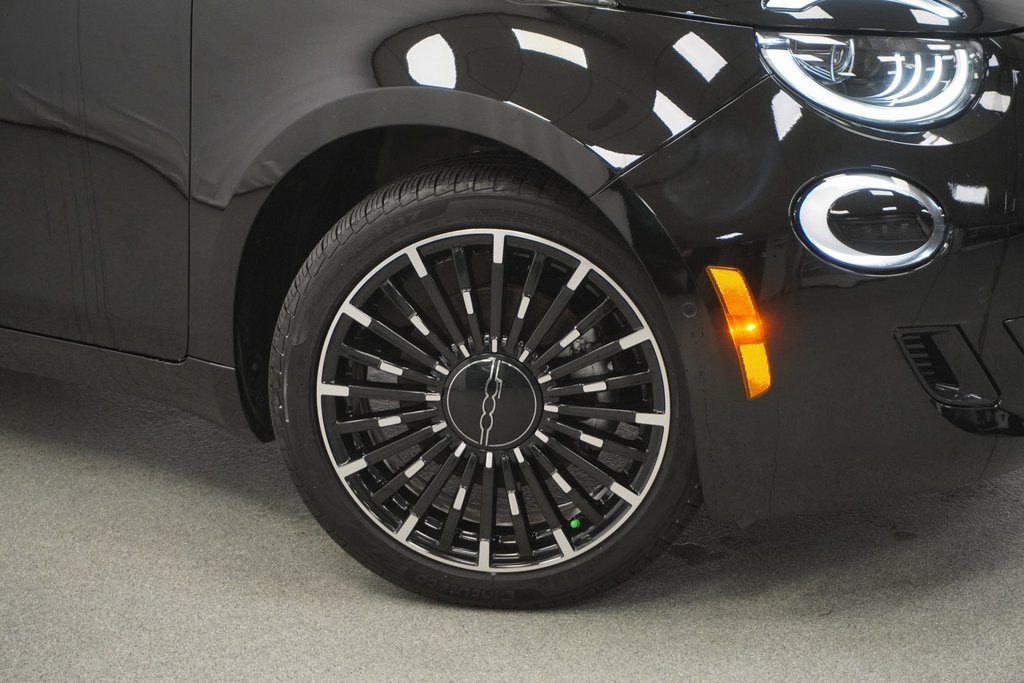 Vehicle image 14 of 38
