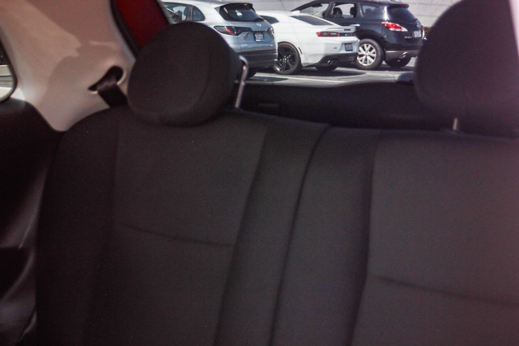Vehicle image 13 of 28