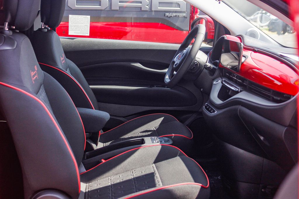 Vehicle image 12 of 28