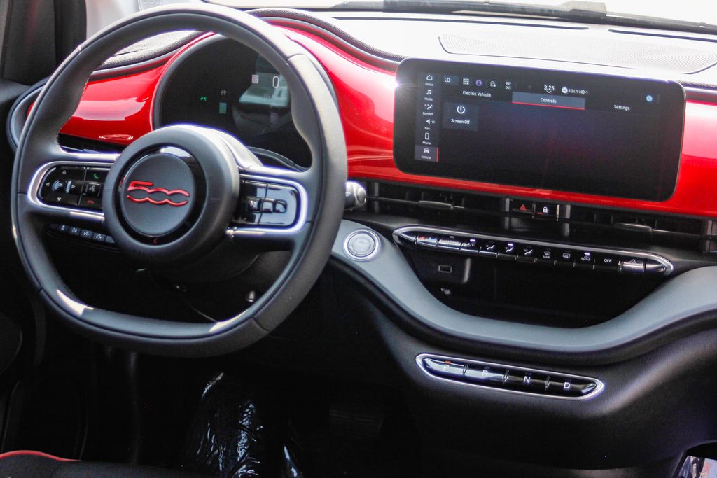 Vehicle image 14 of 28
