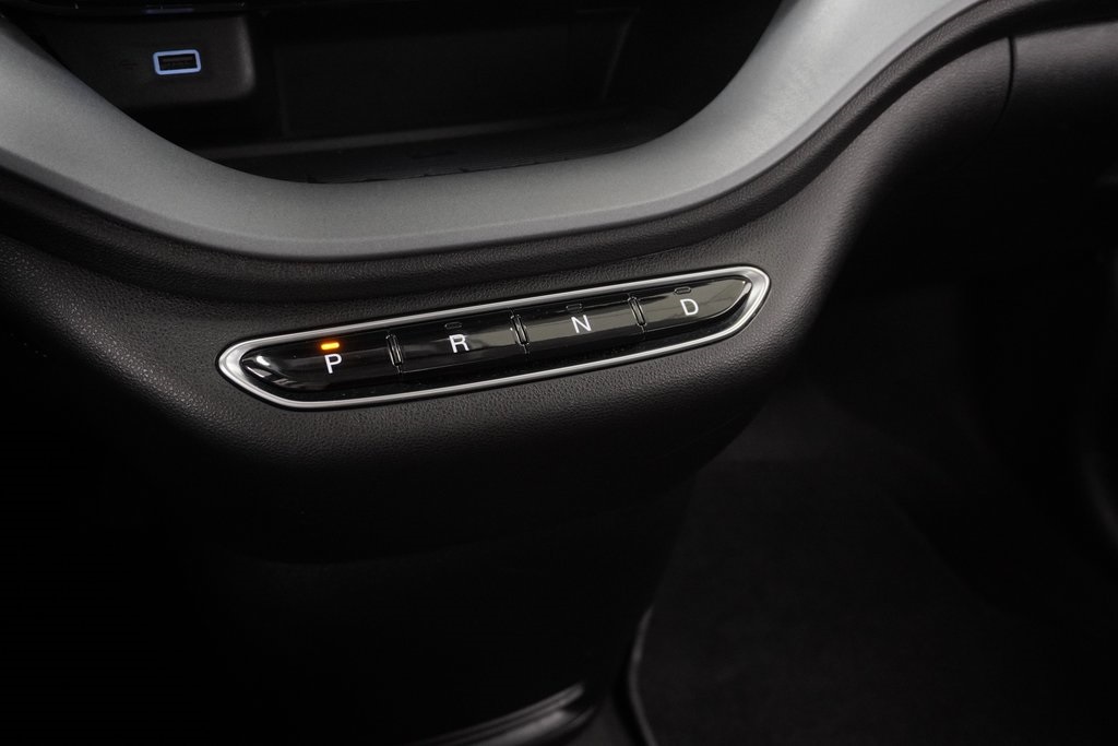 Vehicle image 28 of 37