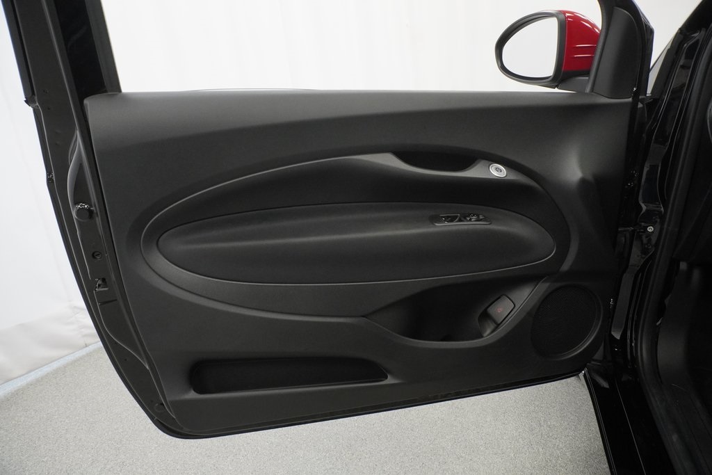 Vehicle image 27 of 37