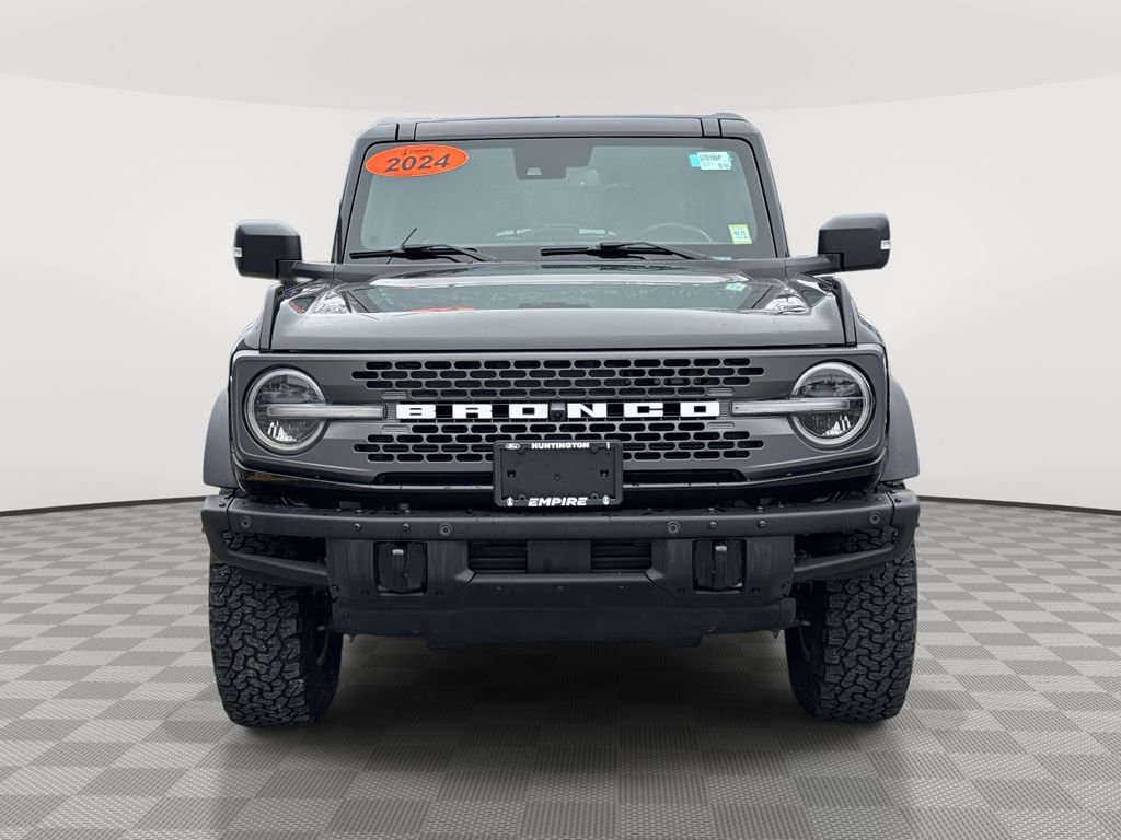 2024 Ford Bronco Badlands Image 2 of 30