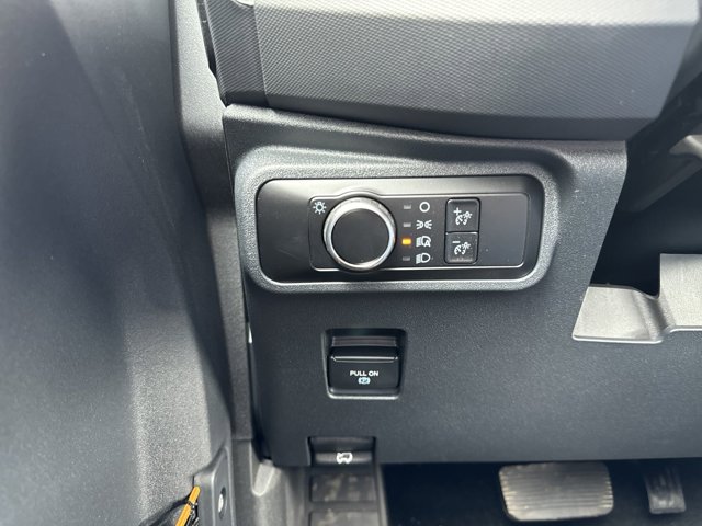 Vehicle image 24 of 30