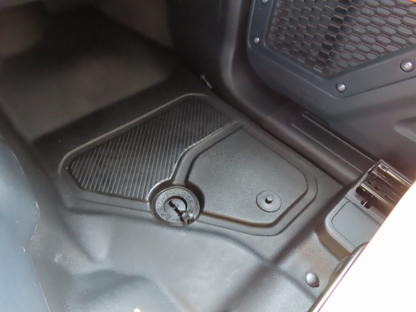 Vehicle image 25 of 45