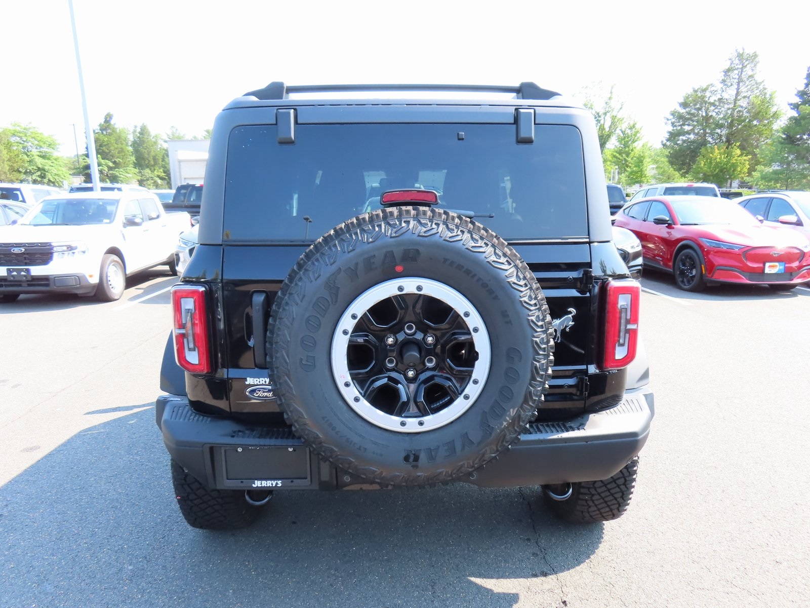 Vehicle image 10 of 45