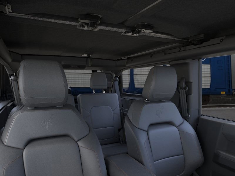Vehicle image 32 of 45