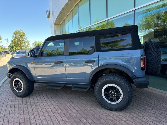 Vehicle image 4 of 18