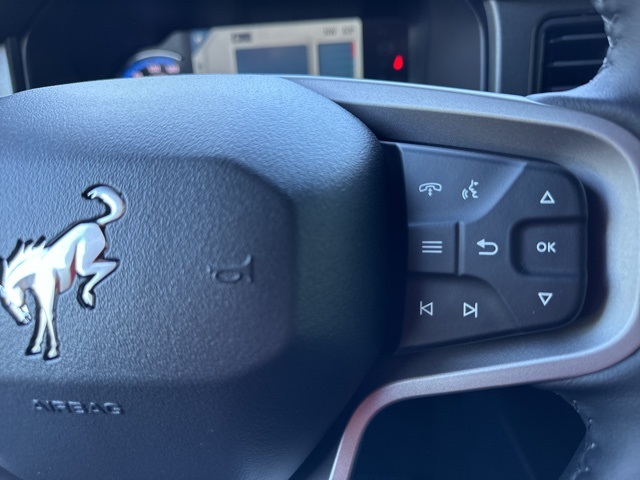 Vehicle image 17 of 18