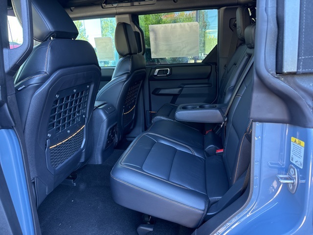 Vehicle image 7 of 18