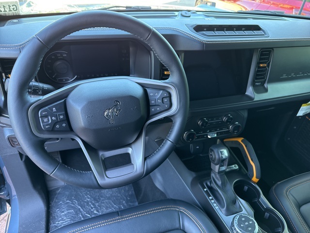 Vehicle image 10 of 18