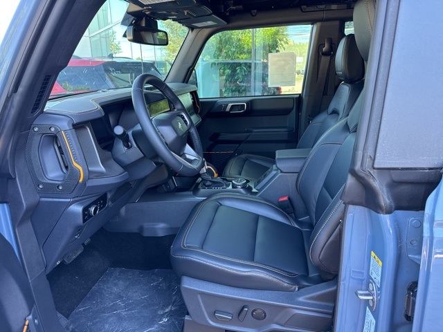 Vehicle image 8 of 18