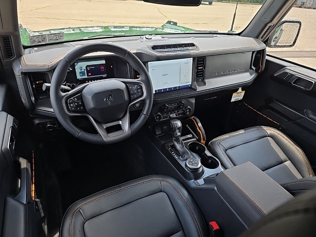 Vehicle image 36 of 40