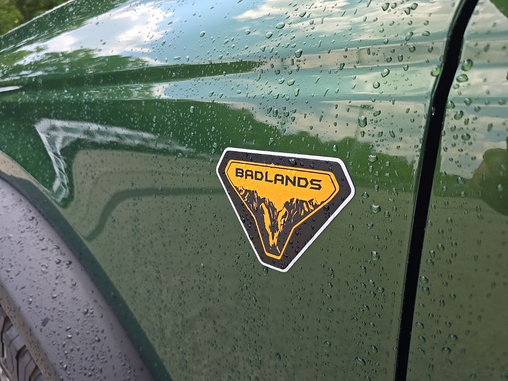 Vehicle image 32 of 40