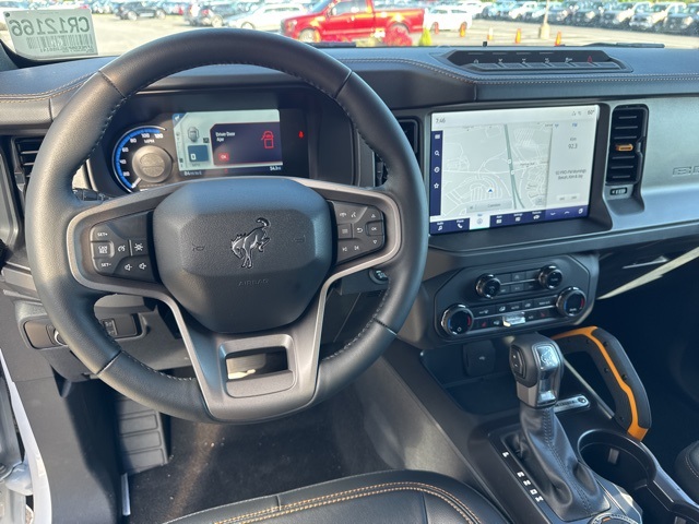Vehicle image 10 of 18