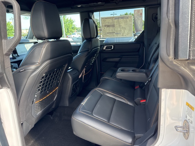 Vehicle image 7 of 18