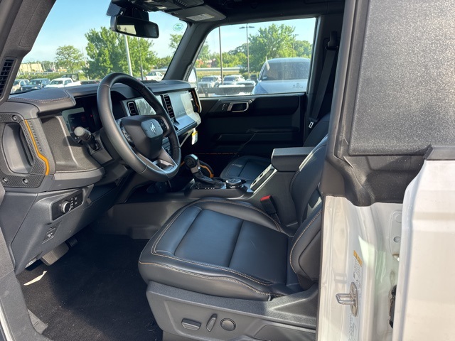 Vehicle image 8 of 18