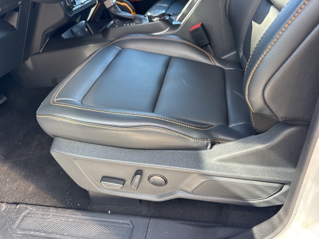 Vehicle image 9 of 18