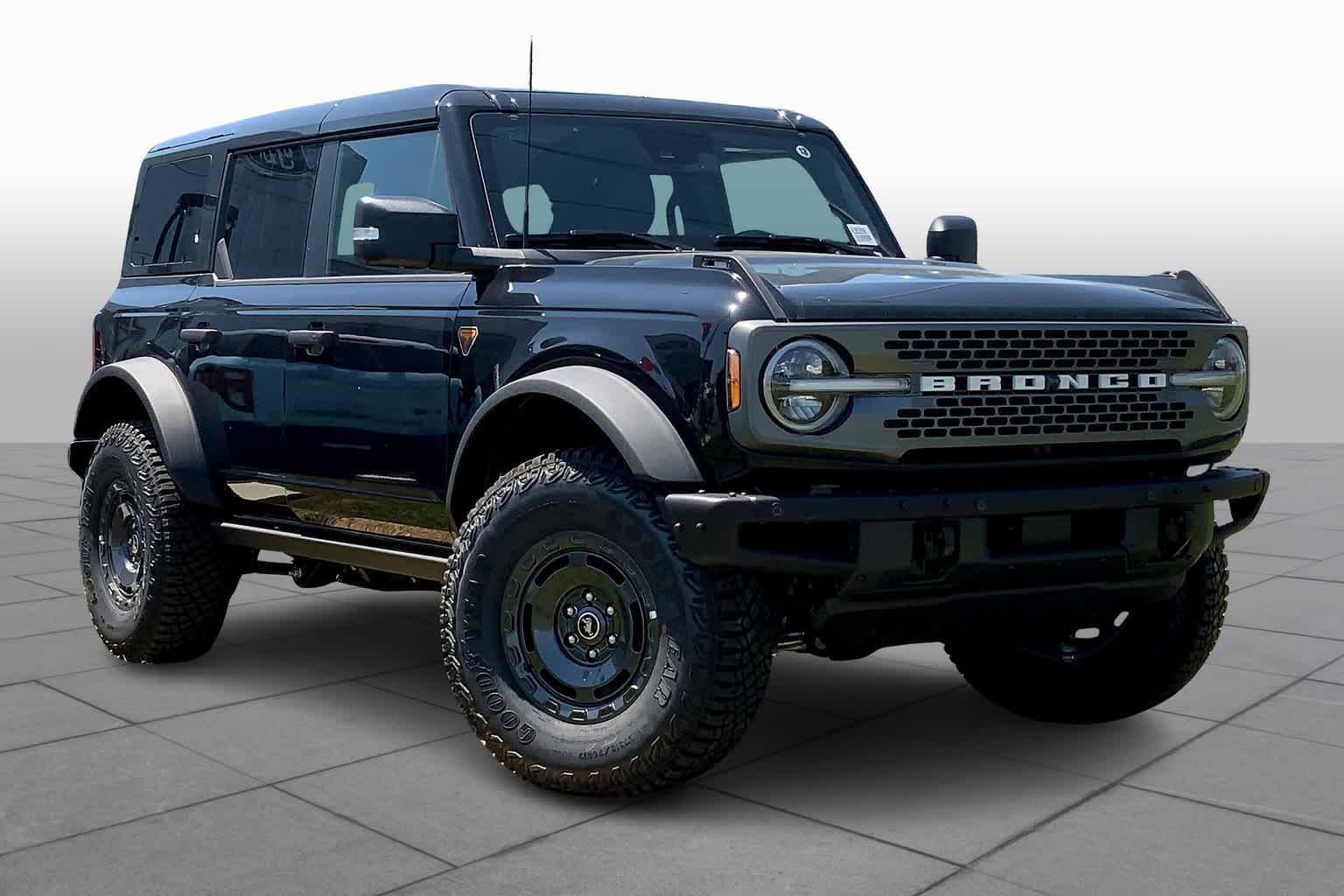 Vehicle image 3 of 16