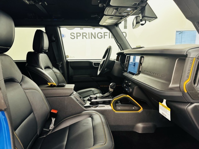 Vehicle image 13 of 43