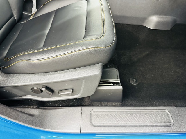 Vehicle image 15 of 43