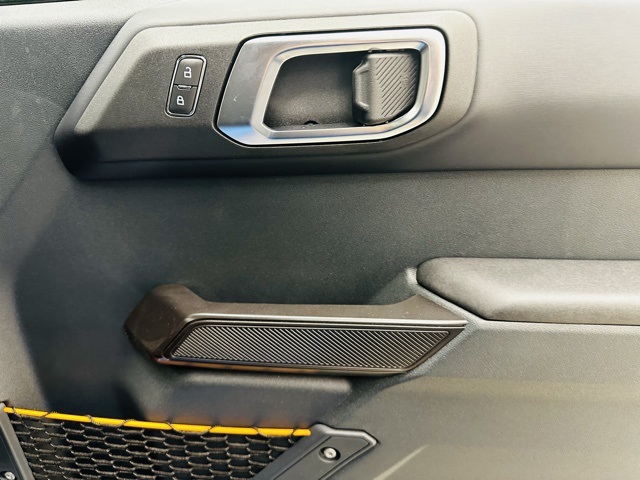 Vehicle image 16 of 43