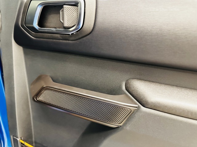Vehicle image 20 of 43