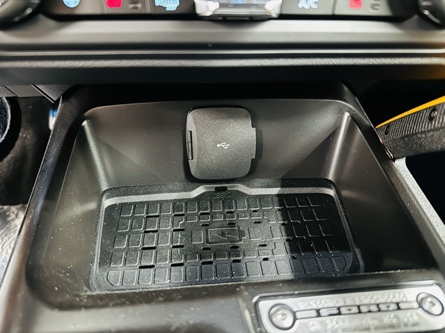 Vehicle image 31 of 43