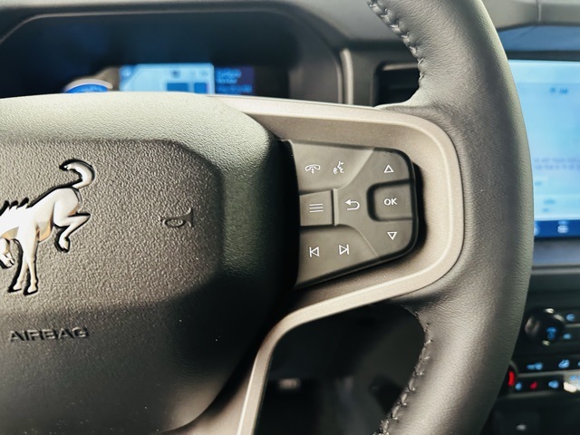 Vehicle image 38 of 43