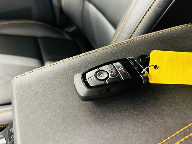 Vehicle image 33 of 43