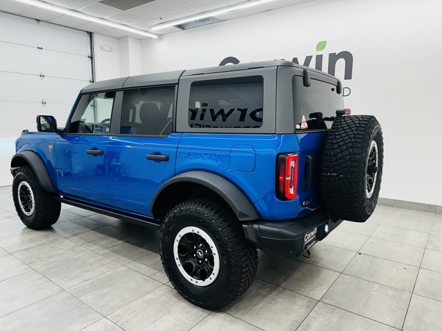 Vehicle image 8 of 43