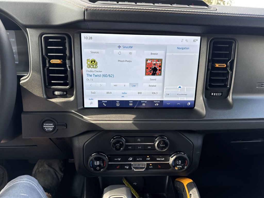 Vehicle image 16 of 23
