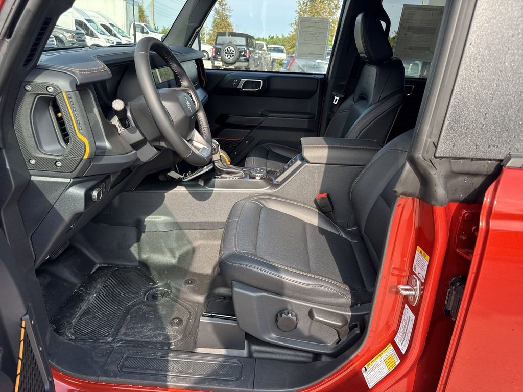 Vehicle image 21 of 23