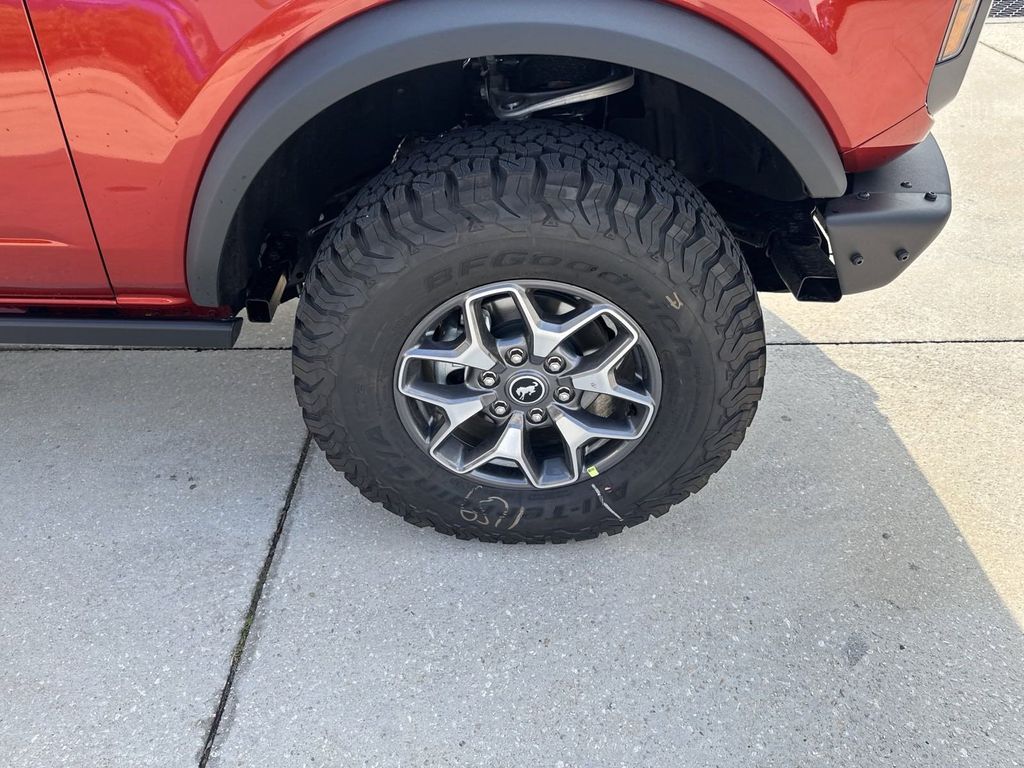 Vehicle image 17 of 23