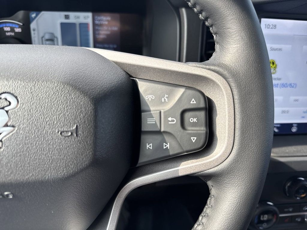 Vehicle image 14 of 23
