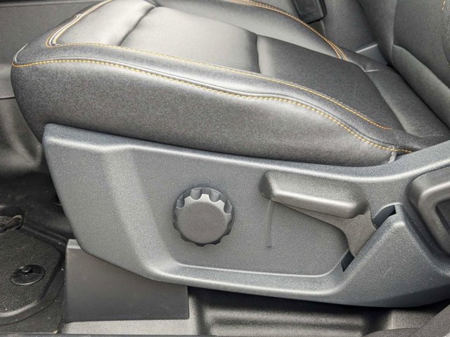 Vehicle image 14 of 36