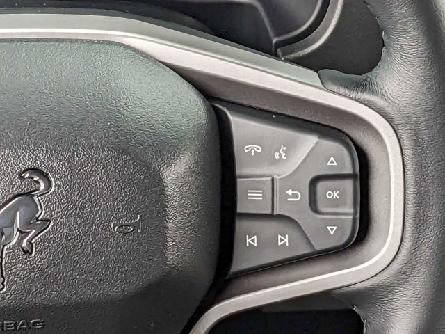 Vehicle image 16 of 36