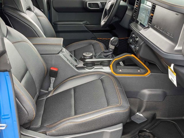 Vehicle image 33 of 36