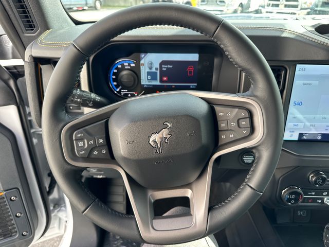 Vehicle image 24 of 31