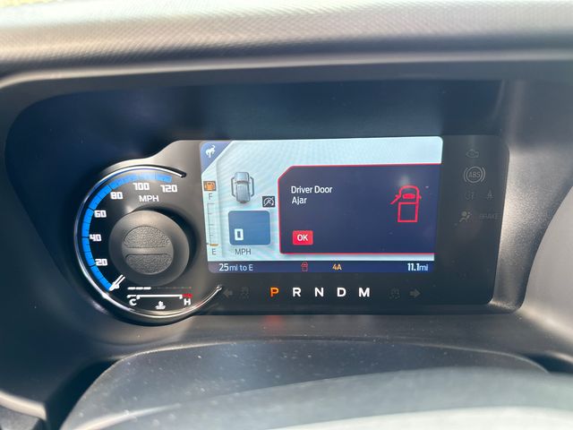 Vehicle image 17 of 31